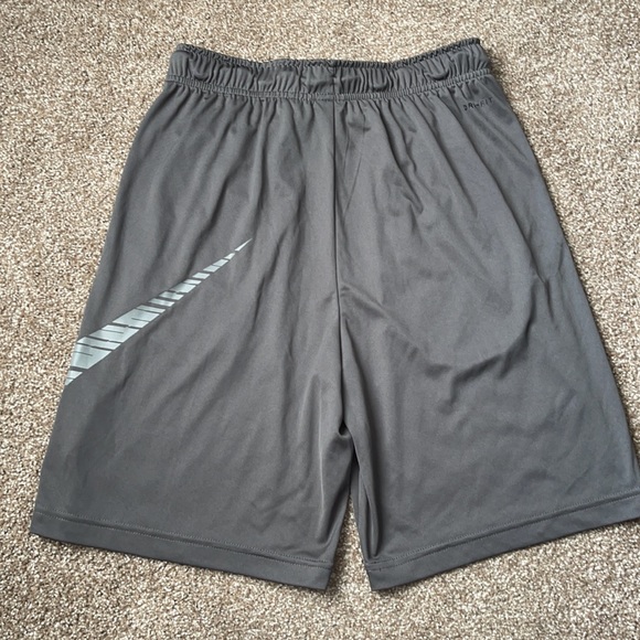 Men’s Nike Dri-Fit Shorts - Picture 4 of 4